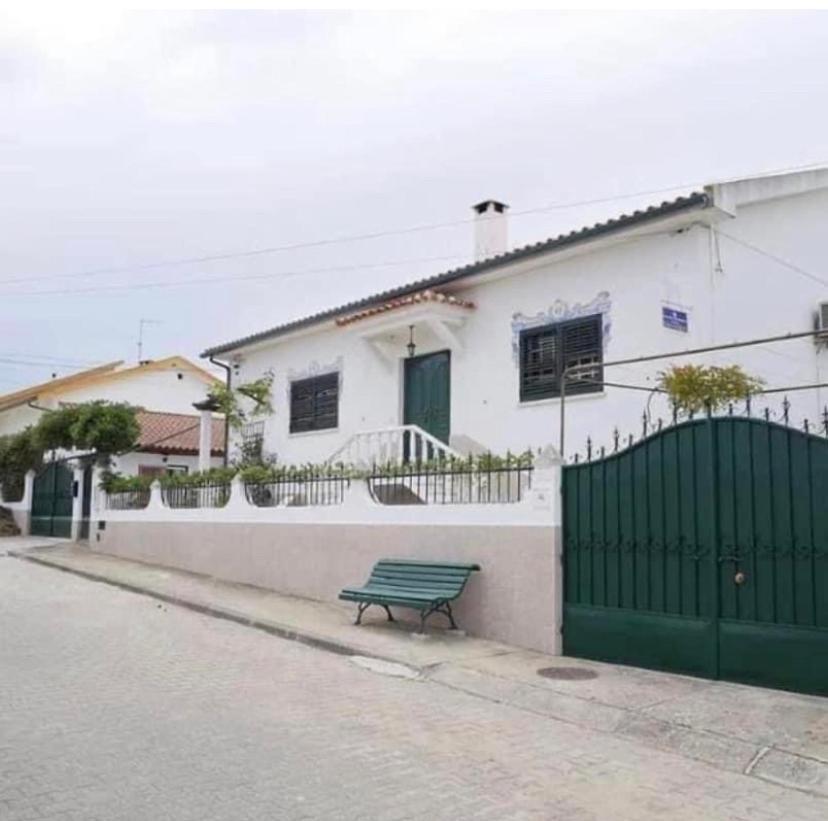 Hostal Casa de Azzancha Azinhaga Exterior foto